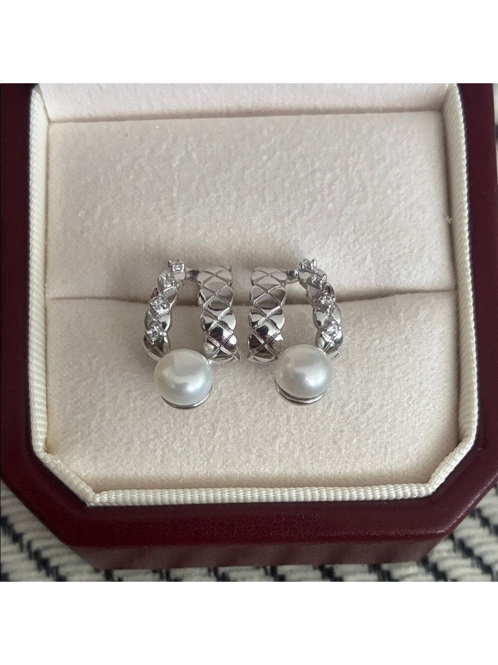 Elegant Silver and Pearl Earrings